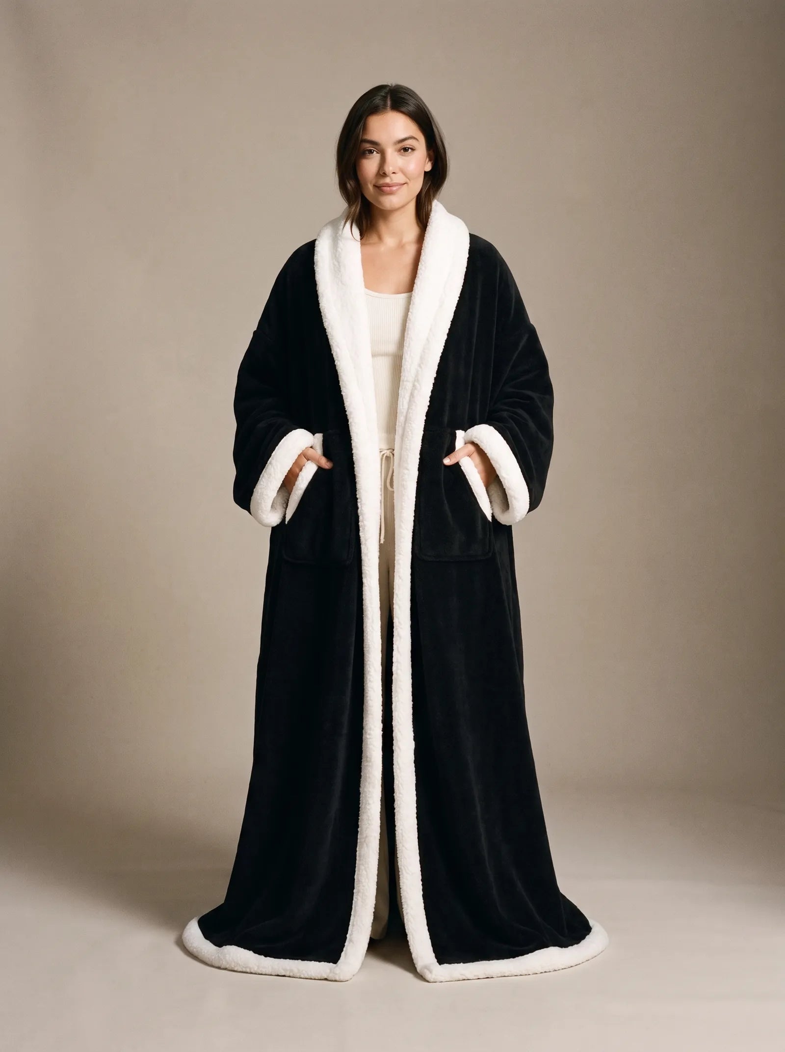 Model wearing the Tovelle HeatHug in Black